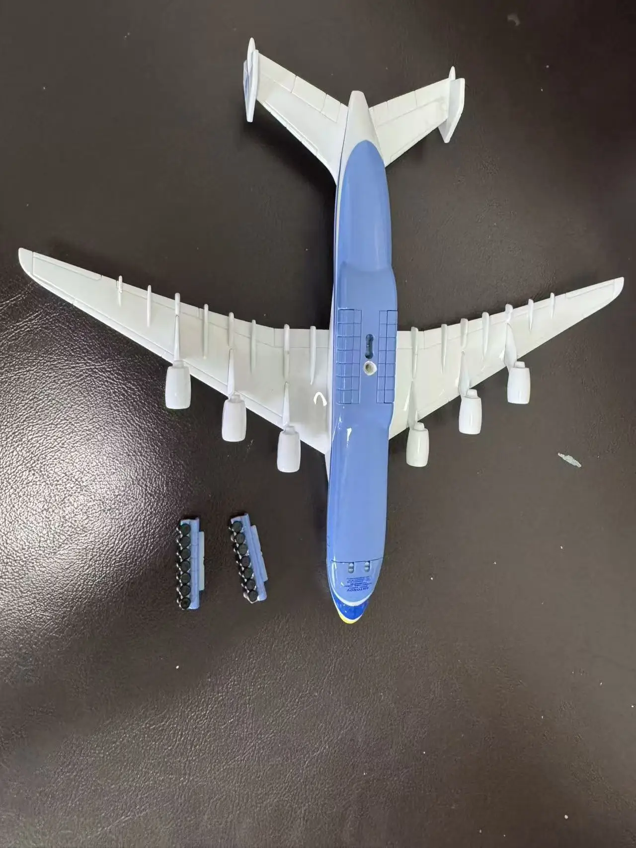 20cm 1:400 Scale Plane Alloy Antonov An-225 Transport Aircraft Model Diecast Airplane Miniature Model With Openable Cabin Door