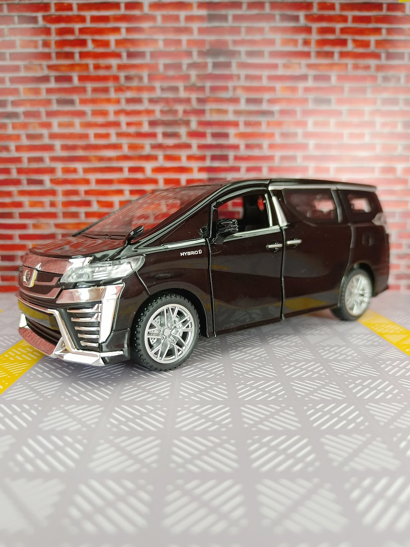 

1:32 Wilfa MPV alloy commercial vehicle model children's cars, toys, boys' birthday gifts, doors and hood trunk can be opened