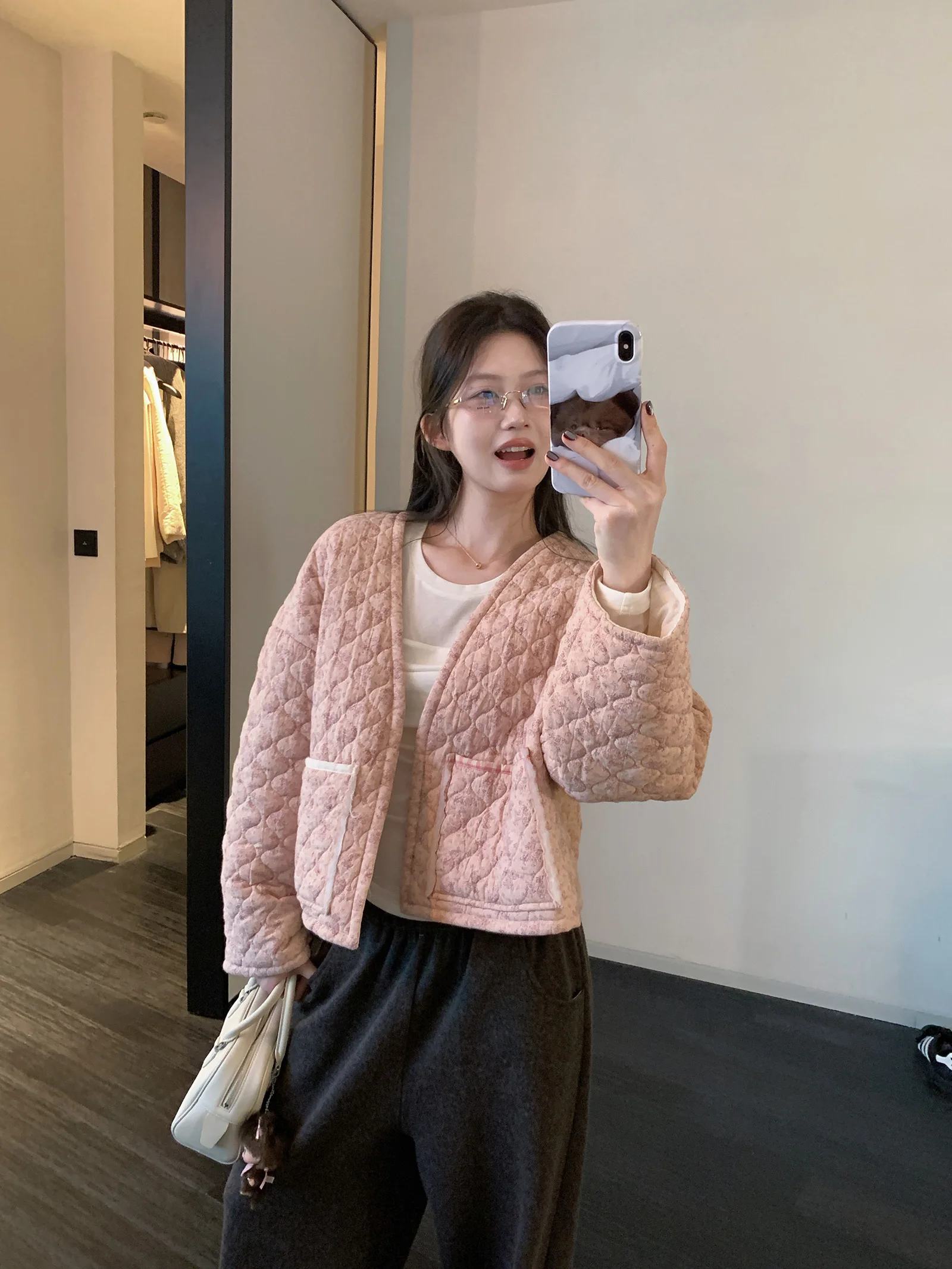 

Свободное хлопковое пальто с V-образным вырезом, цветочным узором и корейским дизайном, с длинными рукавами, утепленное, для повседневной носки