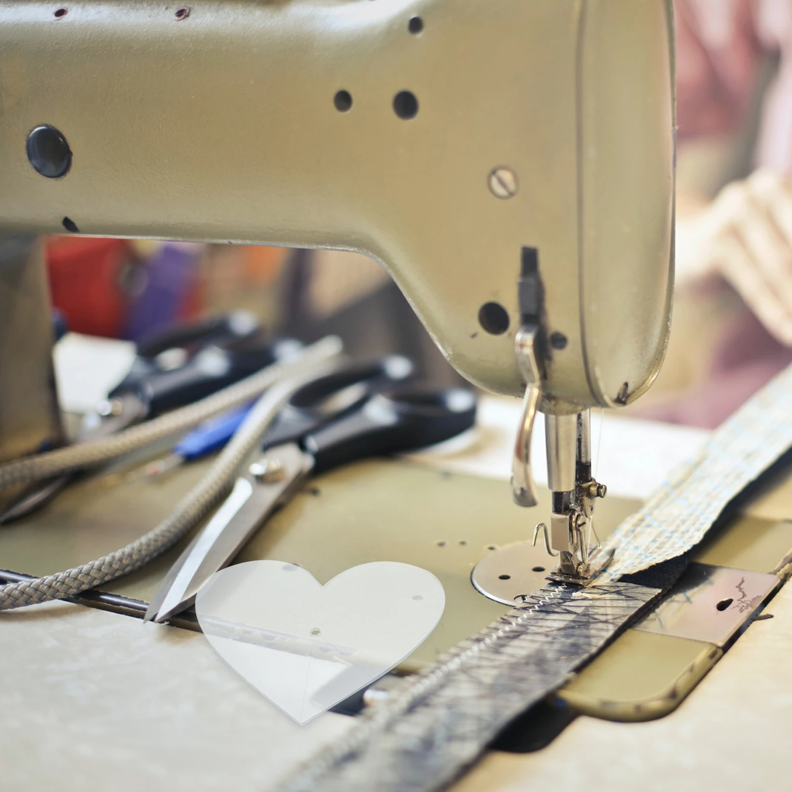 

3Pcs Patchwork Rulers Acrylic Quilting Heart Shape Professional Stitching Fabric Sewing Template DIY Portable Tool