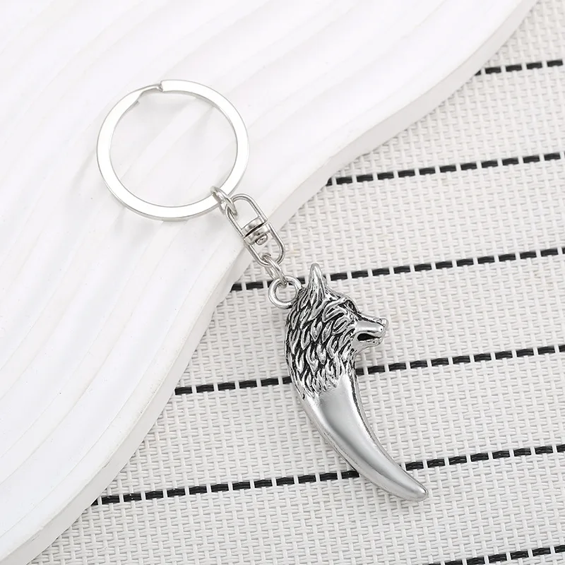 Hip Hop Retro Wolf Tooth Keychain Domineering Stainless Steel Key Ring Stylish Bag Charm Cool Fashion Accessory for Men