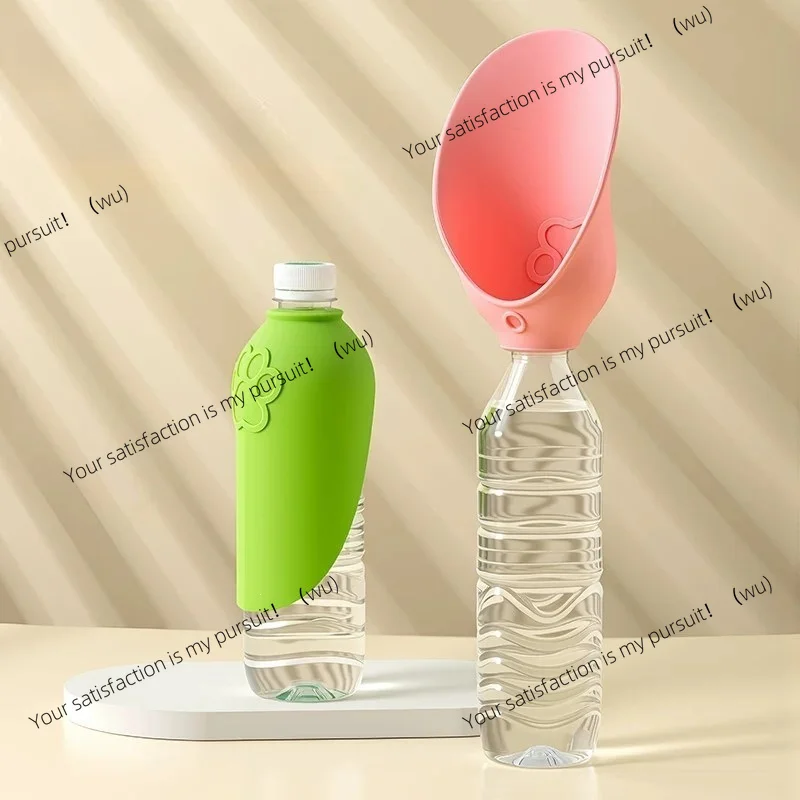 Silicone portable pet outdoor water dispenser, leak-proof and clean