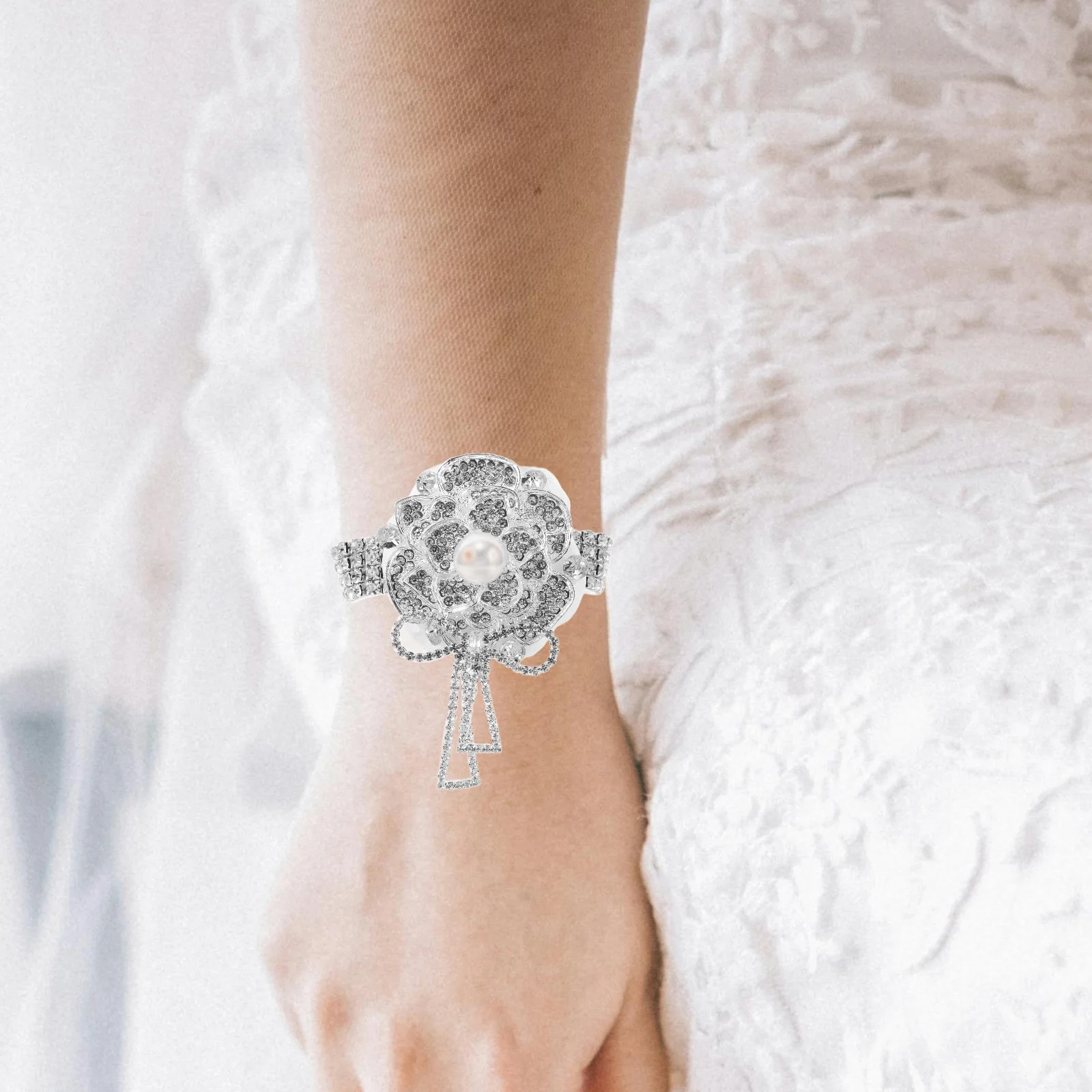 

Rhinestone Handcrafted Wrist Corsage Elegant Wedding Accessory Prom Flower Wrist Corsage Dazzling Bridal Wristlet