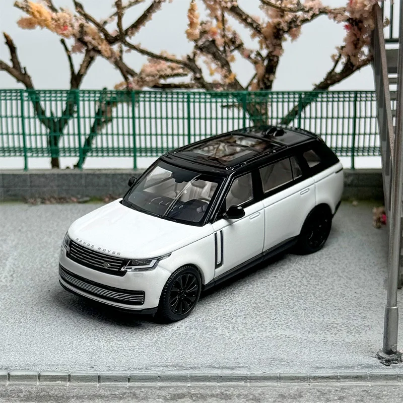 Diecast 1:64 Scale Alloy Range Rover 5 Generation SUV Sedan Toy Car Model Scene Setup Collection Gift Toys Static Decorations