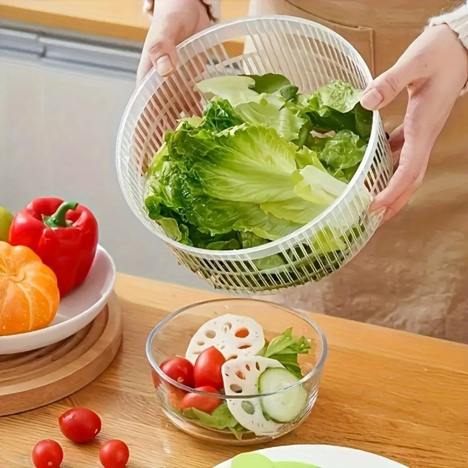 Large Manual Salad Spinner with  Lid and Strainer  Quick and Easy Vegetable Drying and Fruit Washing for Kitchen  and Preparatio