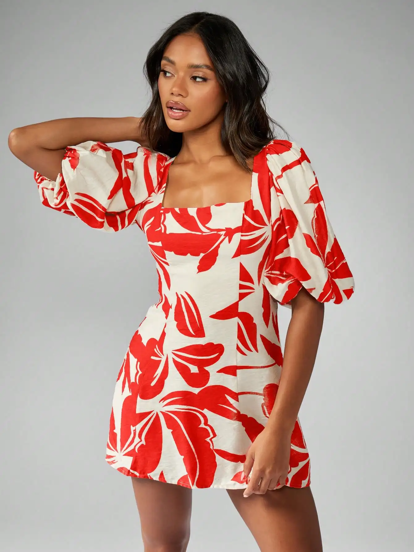 

Red Floral Print Mini Dress with Square Neck and Puff Sleeves