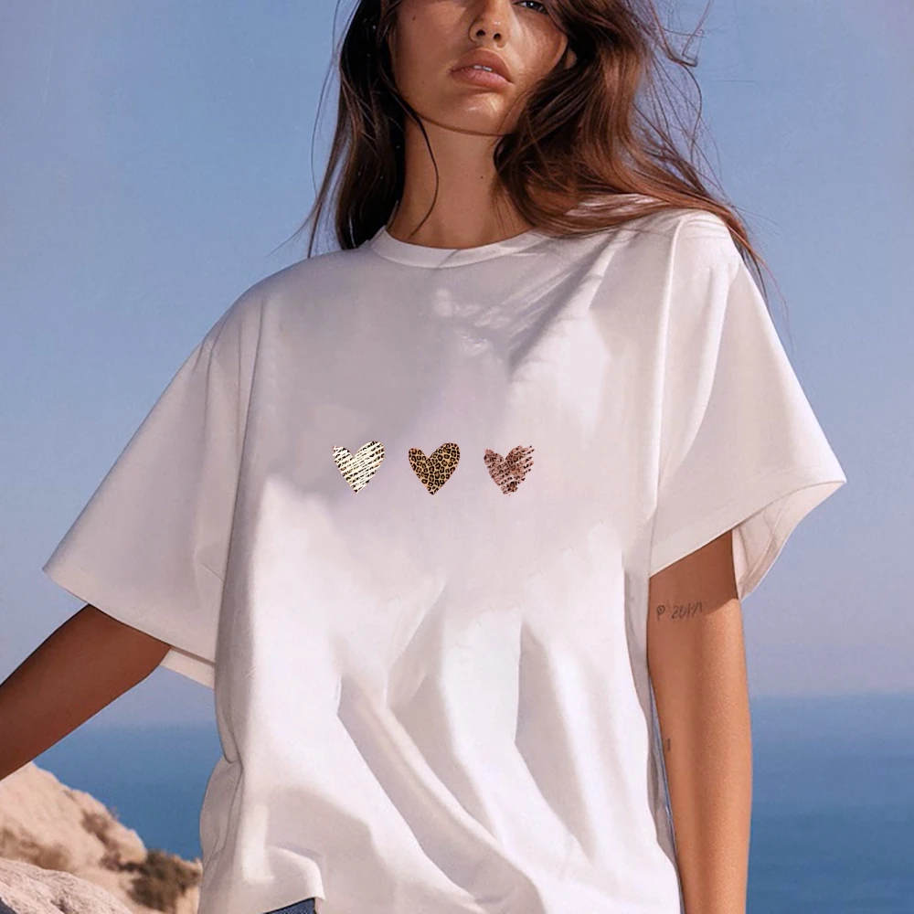 

Cute Love Heart Oversized T-Shirt Women 2025 New Y2k Kawaii Cotton Tee Summer Casual Top Soft Comfortable Daily Wear