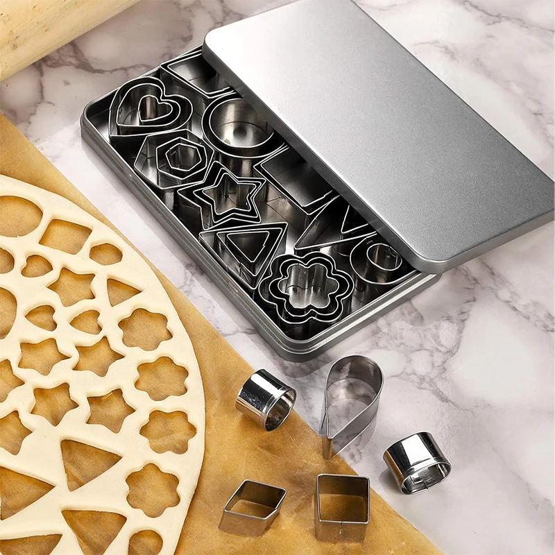 Afbeelding 7: LMETJMA 30 Stuks Mini Cookie Cutter Set met Doos Rvs Biscuit Cutters Vormen Sets Gebak Deeg Pie Fondant Cutter JT347