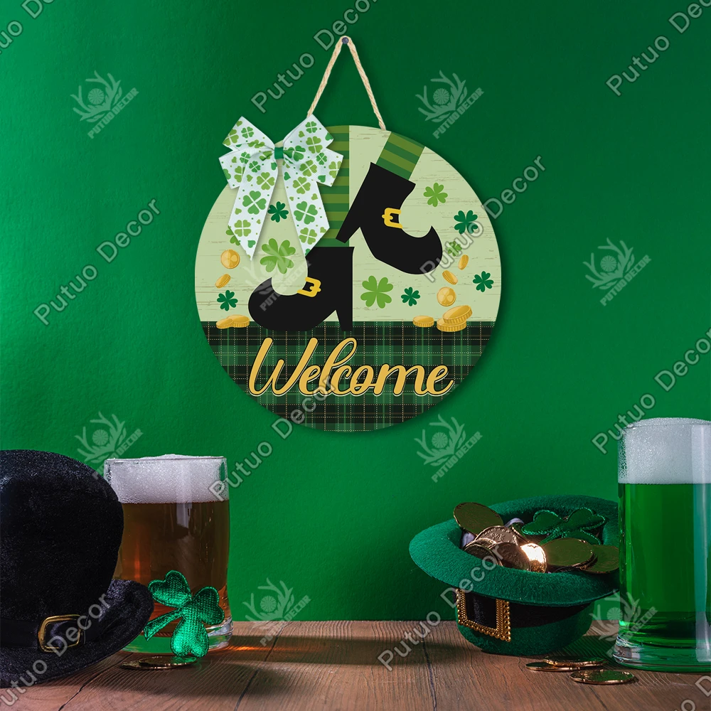 

Putuo Decor Shamrock Horseshoe Bow Beer Round Wooden Hanging Decor,Wall Decoration for living room Cafe, St.Patrick's Day Gifts