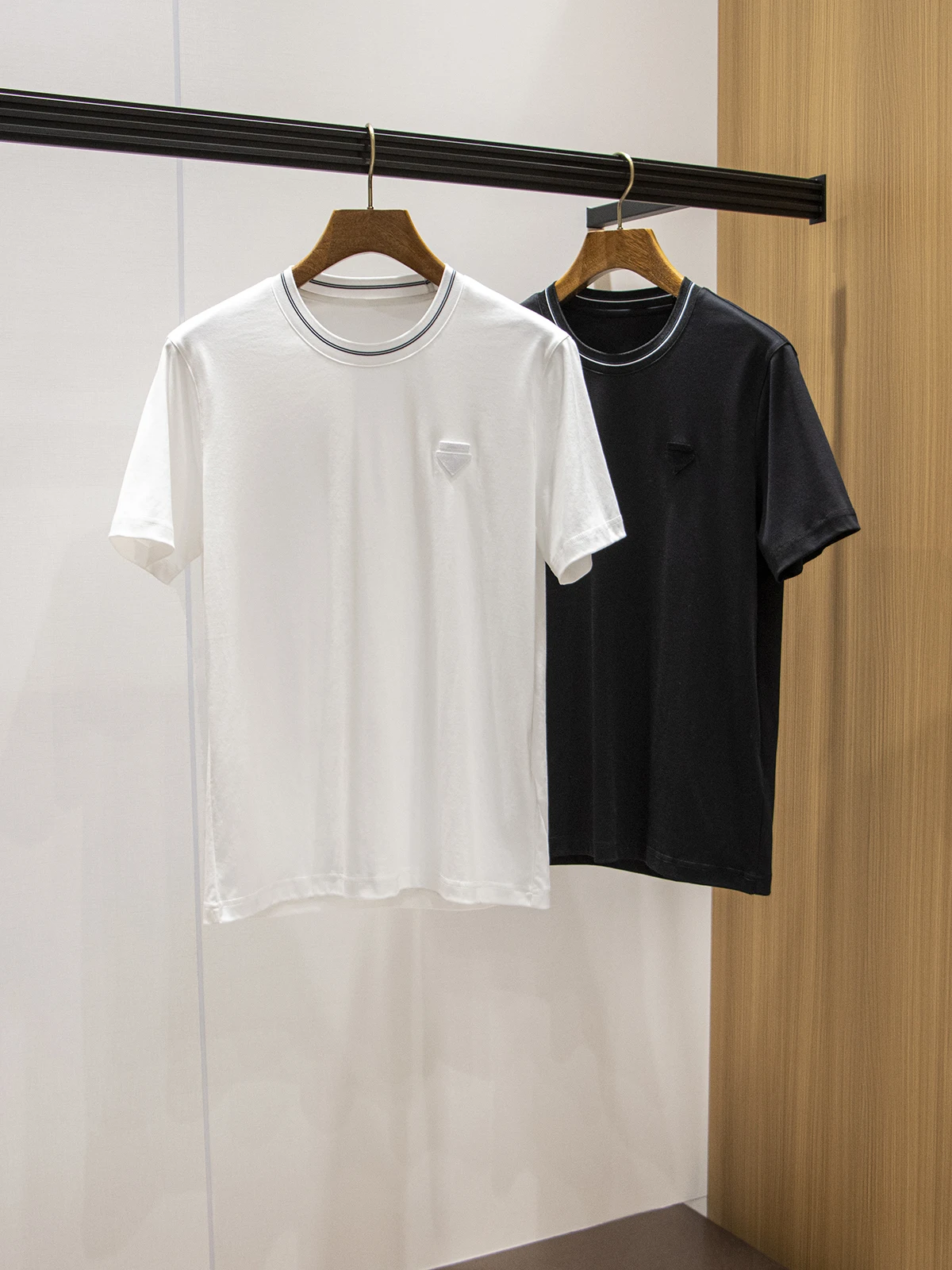 

Versatile exquisite embroidery craft liquid ammonia pure cotton round neck contrasting color men's summer short-sleeved T-shirt