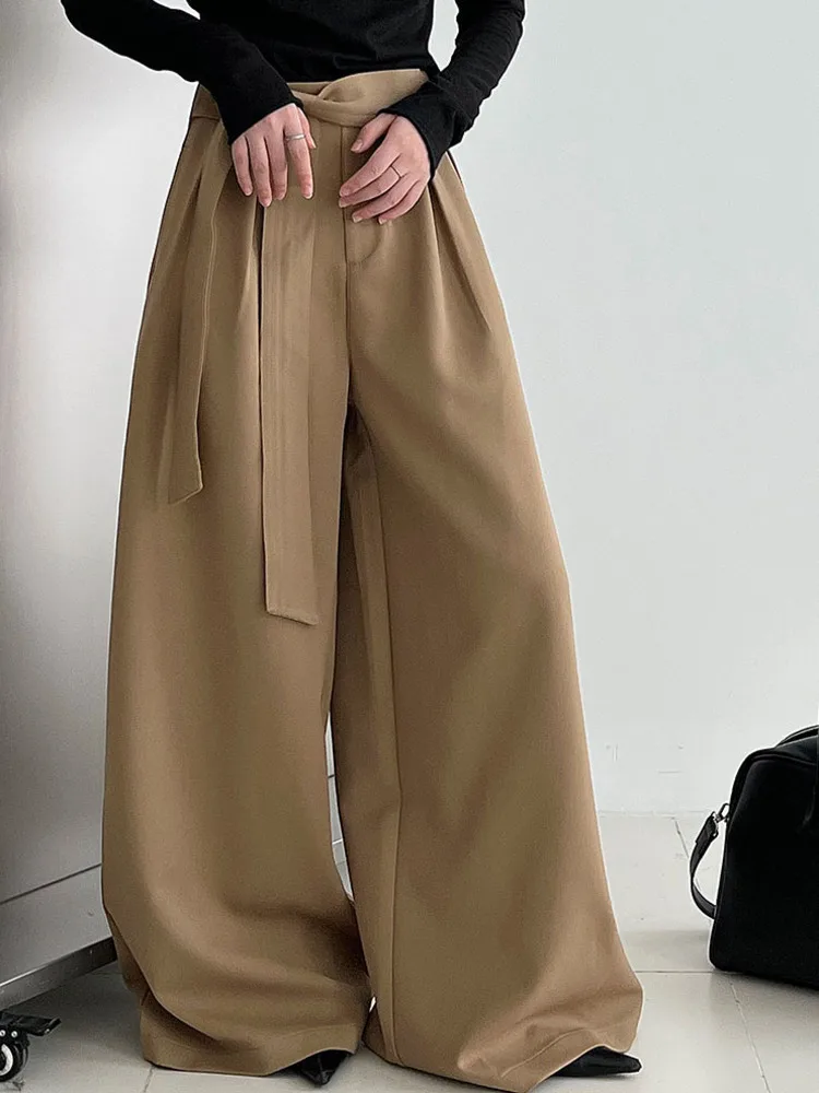 WHTREND Pantaloni a gamba larga tridimensionali con cinturino firmato per donna Autunno Nuovi pantaloni lunghi casual a gamba dritta WH1381