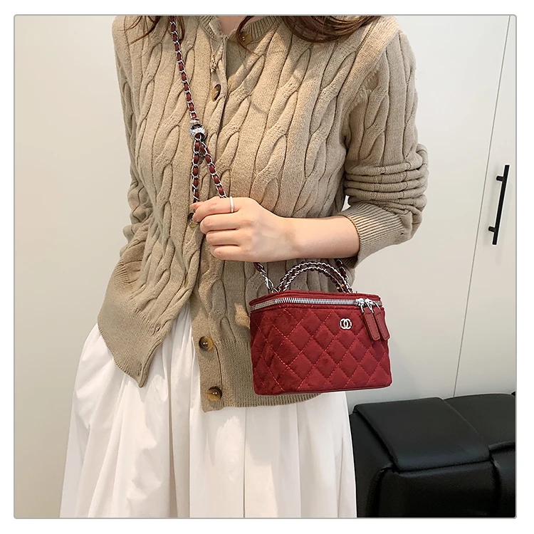 

Шикарная и элегантная новинка 2025 года, женская роскошная брендовая кожаная большая сумка известного дизайнера, простая популярная классика