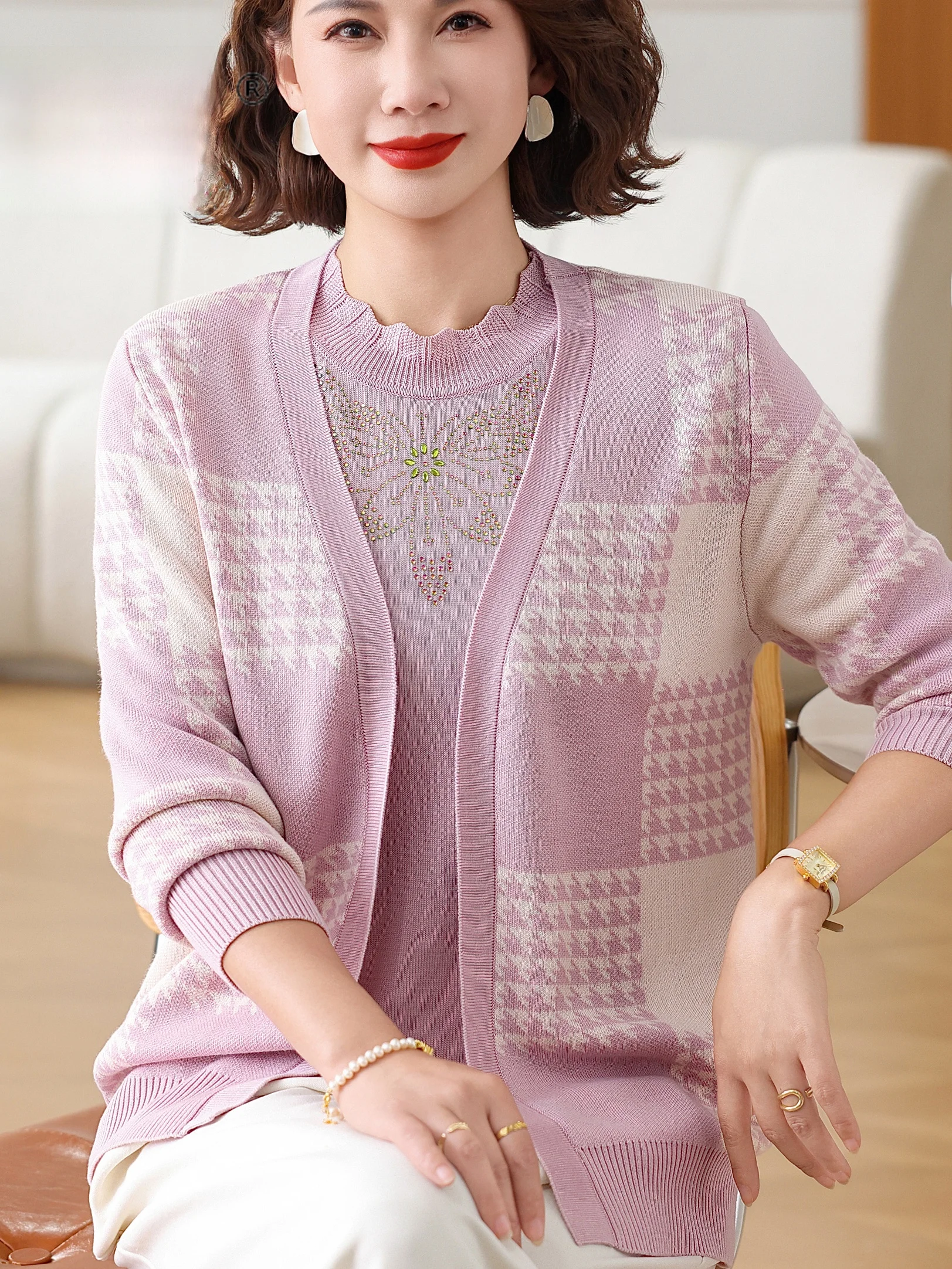 

Spring Fashion Knitted Open Cardigan Two-Piece Set for Middle-Aged Women Silk Short-Sleeve Contrast Color Stylish Outerwear