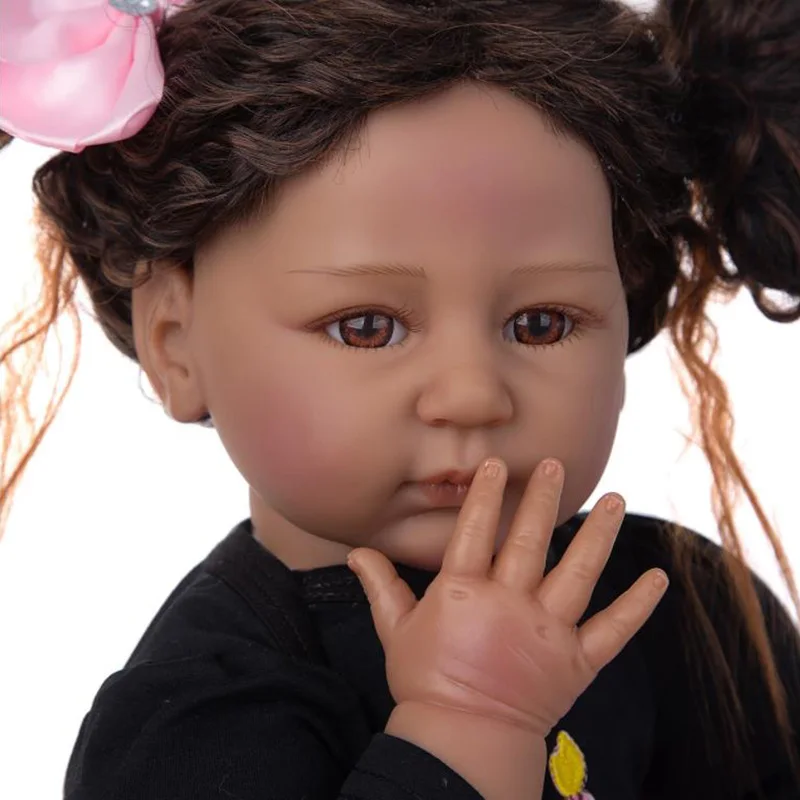 

DIY Hairstyle Reborn Baby Girl Toddler Dolls Black Skin Silicone 55 CM Cloth Body Babies Dolls with Random Toys for Kids Gifts