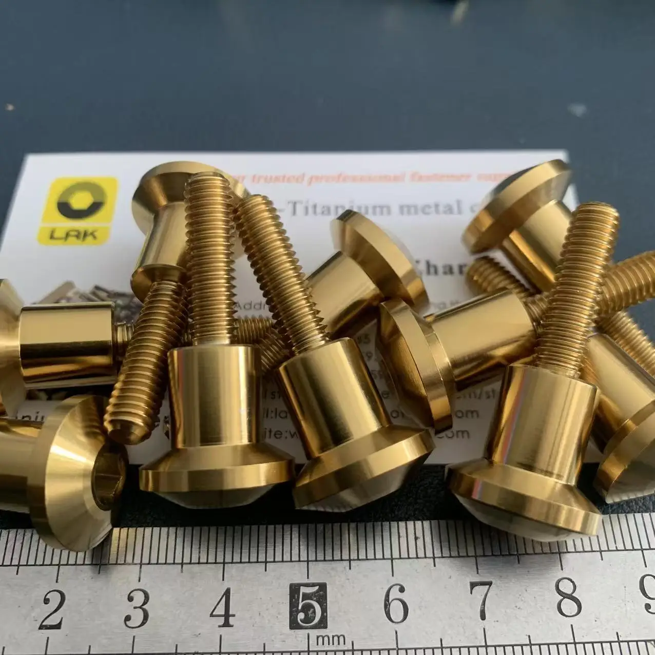 M6x14 21 Gr5 التيتانيوم مسدس المقبس آلة الترباس/المسمار مع الرقبة المستديرة للمحرك