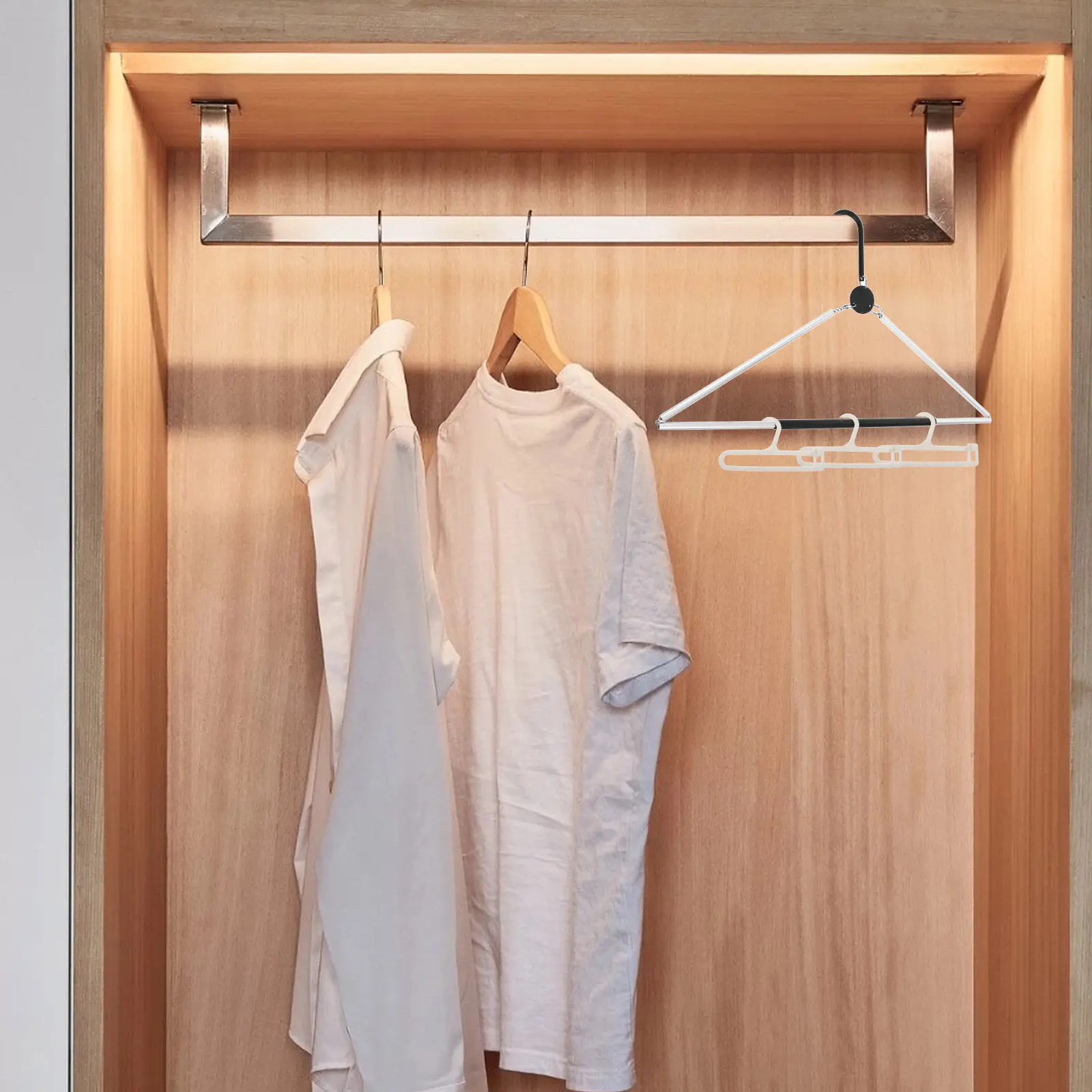 

50Pcs Mini Clothes Hangers Plastic Closet Rack for Organizing Dollhouse Wardrobe Accessories Miniature Dress Outfit Display