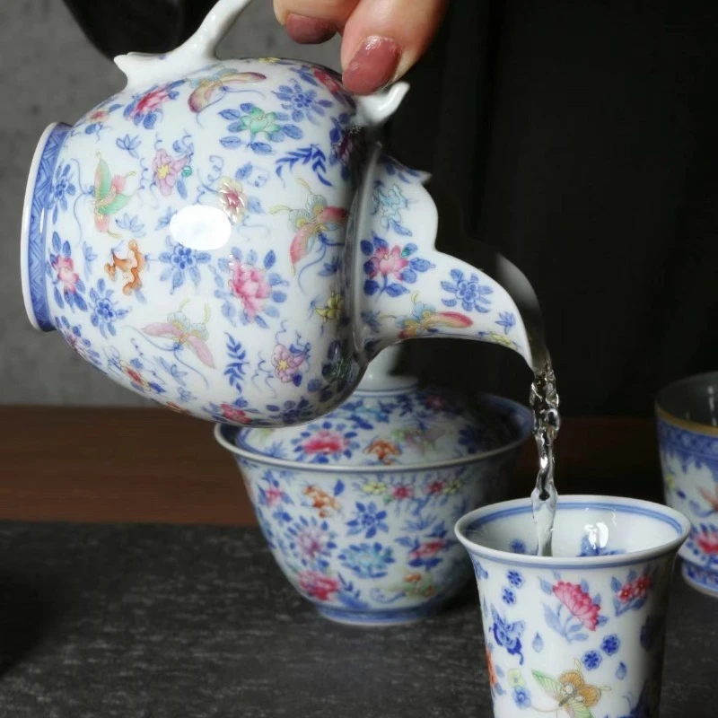 

Enamel color butterfly love flower series, cover bowl blue and white tea can gold-painted cover, smell cup