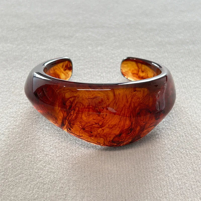 

Hot New Japanese Korean Style Oversized Exaggerated Transparent Brown Textured Opening Resin Bracelet for Women Personality