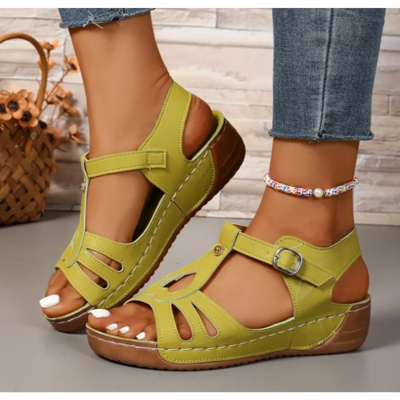 2026 الصيف النساء صندل خشبي خفيفة الوزن الكاحل مشبك منصة صنادل طراز جلاديتور امرأة اللمحة تو عدم الانزلاق صنادل شاطئ 36-43