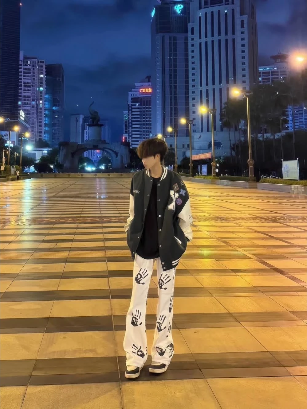 

American High Street fiti Print Micro Flared Jeans Men's Women's Casual Loose Fit Long Pants Straight Leg Jeans