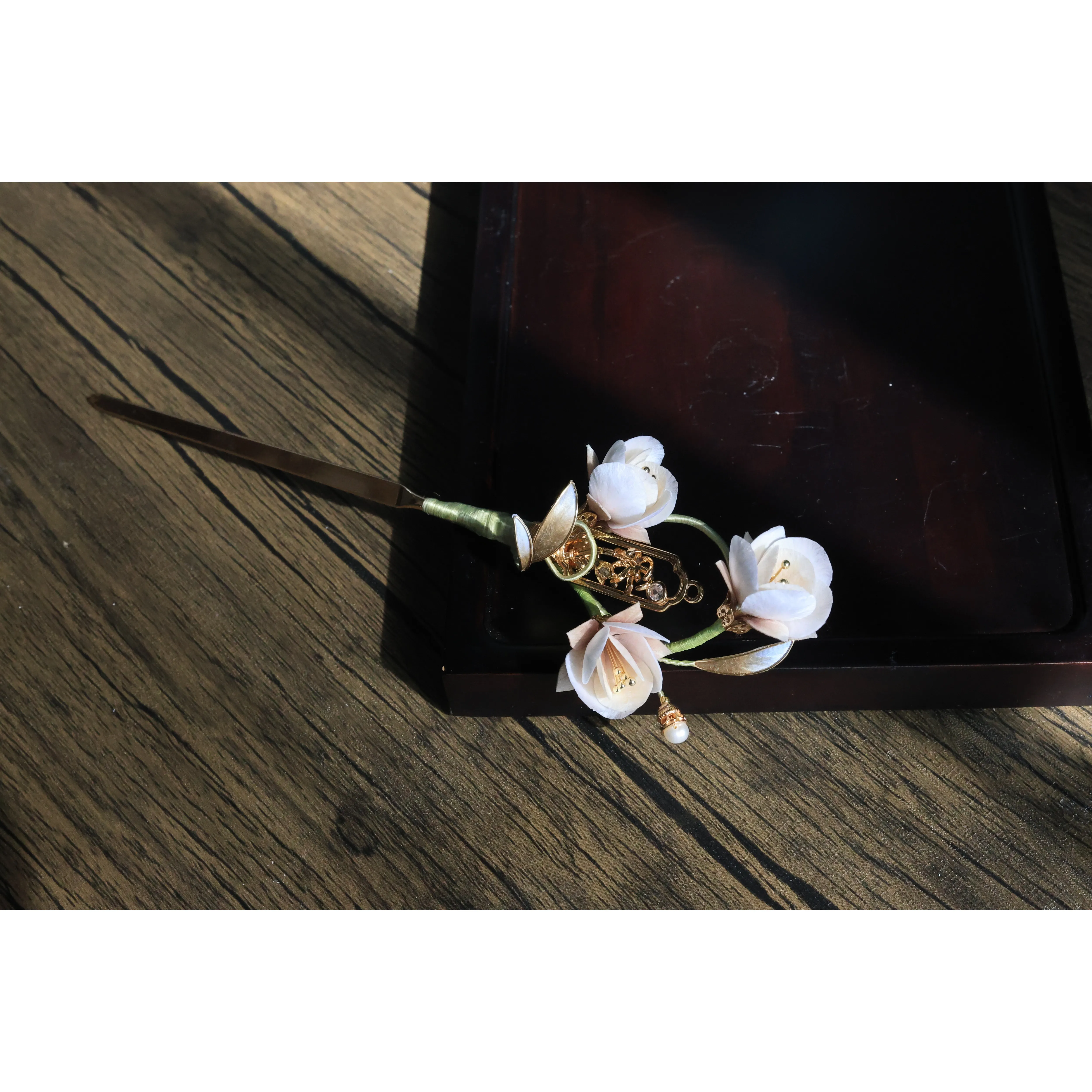 Original Intangible Cultural Heritage Velvet Flower Hair Stick New Chinese Style Gift, Classical Cheongsam Tassel Hair Accessory view 4