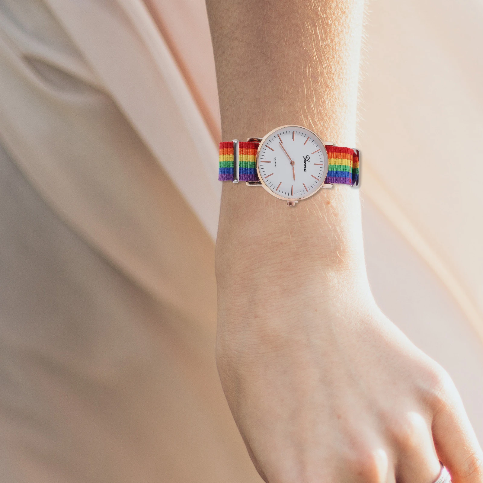 

Радужный дизайн для женщин и мужчин, наручные часы унисекс, модные кварцевые часы, розовое золото, нежные, элегантные, бесшумные, точные, удобные