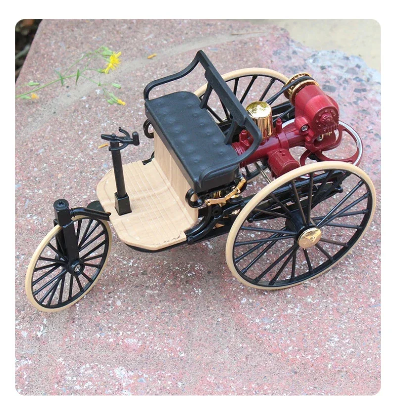 1:12 1886 Vintage Classic car No.1 alloy car model simulation tricycle Toy For Children Gift Collection F499