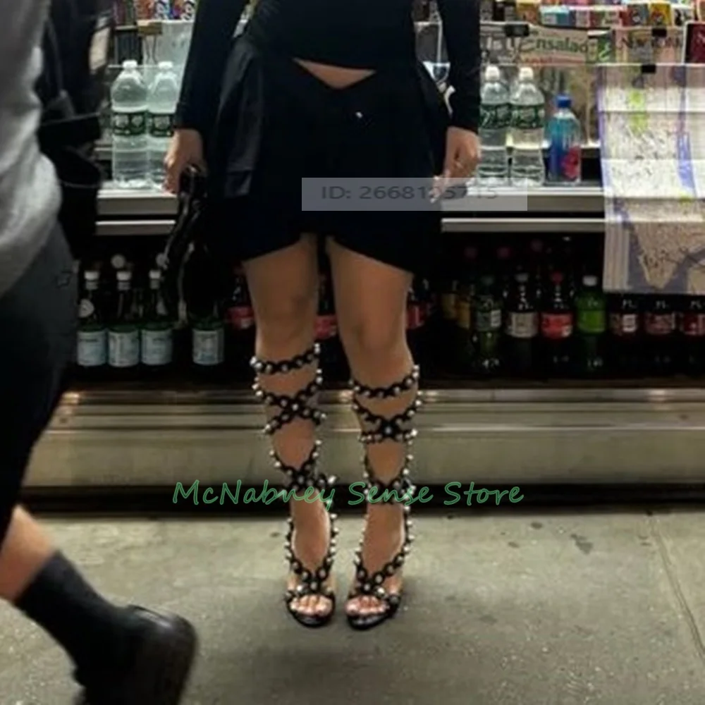 

Сексуальные босоножки с заклепками и вырезами, на шпильке, с открытым носком, на молнии, женские летние туфли для вечеринок, дизайнерские