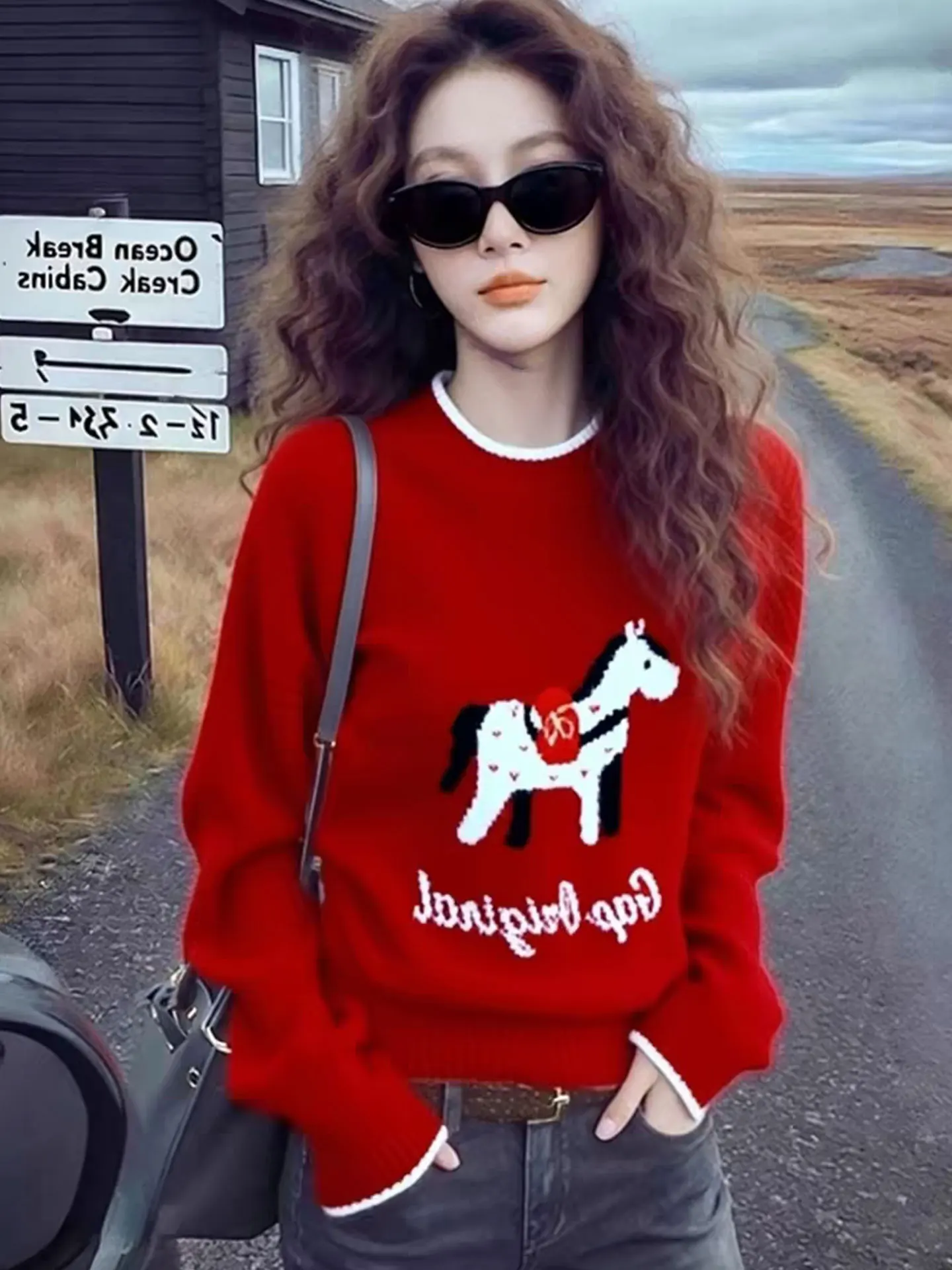 

Элитный европейский вязаный свитер из шерсти камвольной пряжи с длинным рукавом, дизайн Зима 2025, красный узор, удобный для повседневной носки, женский.