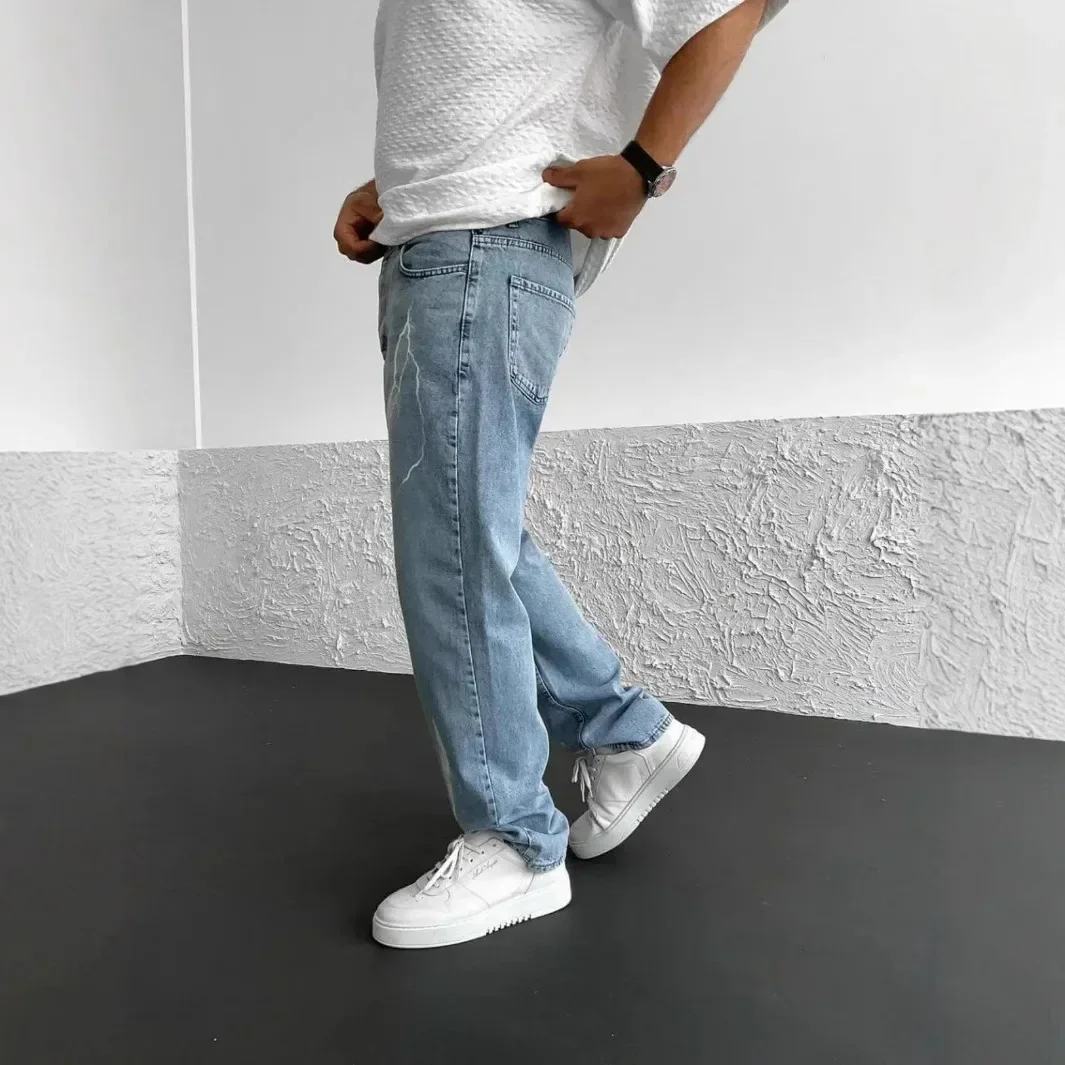 Four Seasons New Fashion Men's Casual Trendy Washed Light Blue Vintage Loose Jeans Pants Printed Straight Denim Trousers Male