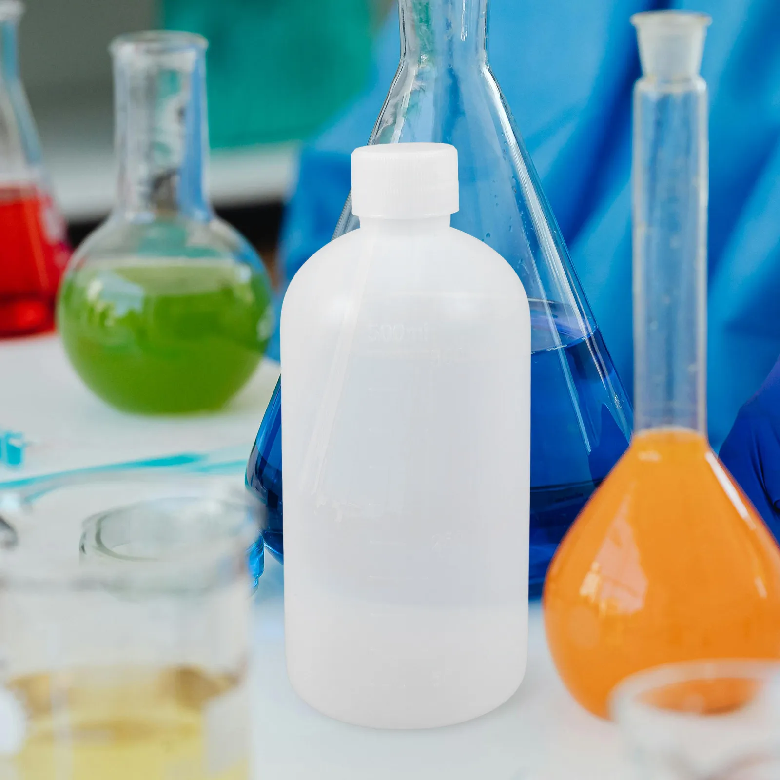 2Pcs Reagent Bottle Plastic Graduated Narrow Mouth 500Ml Liquid Container Leakproof for Laboratory School Hospital