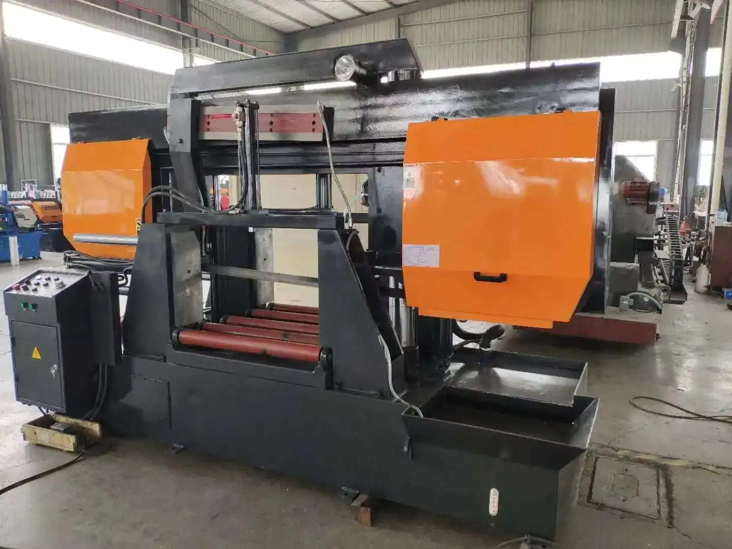 Hot Sale High Precision Semi Automatic Hydraulic Metal Cutting Horizontal Band Saw Hine