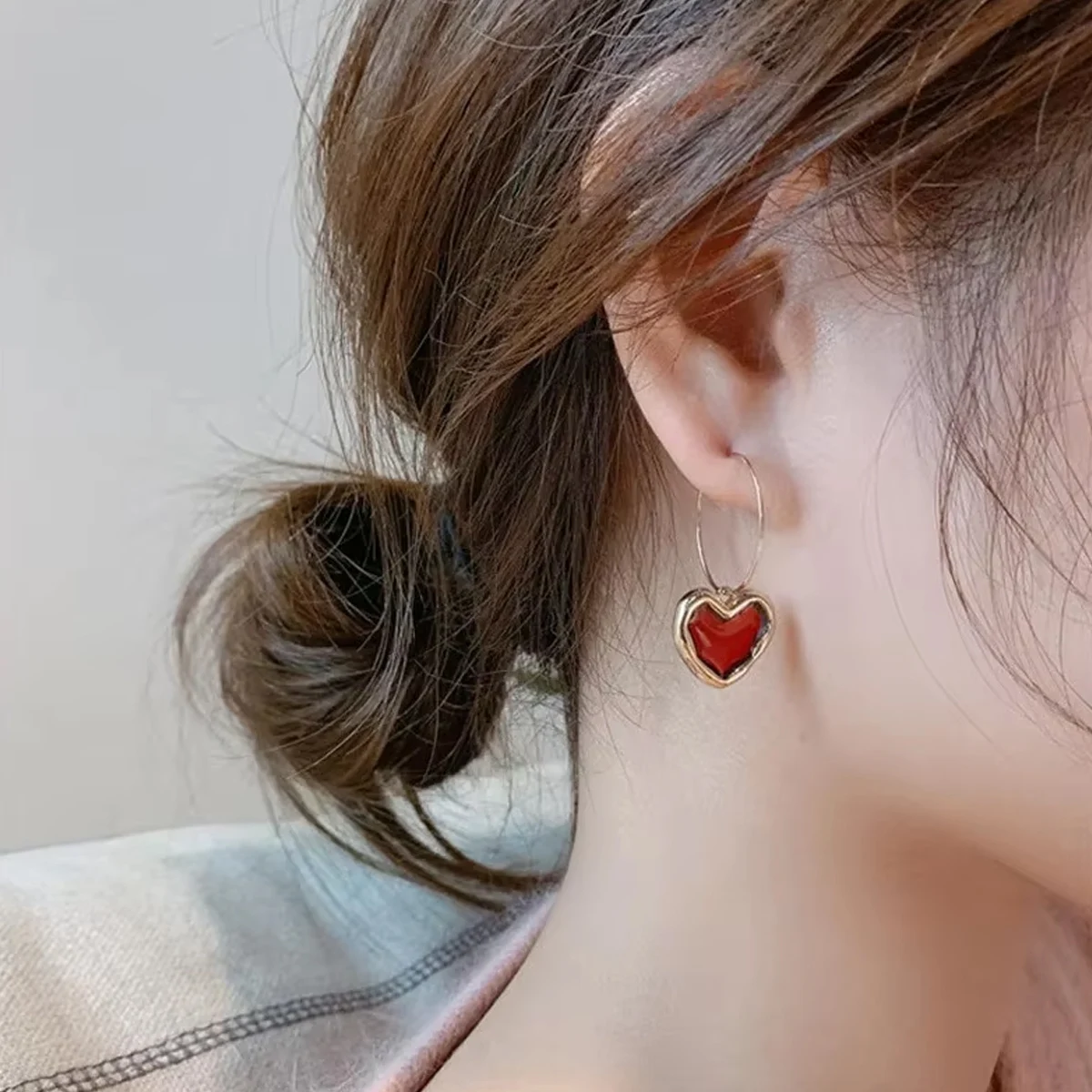 Exquisite Heart Hoop Earrings For Women Chic Red Crystal Stone Gold Color Tiny Earrings Sweet Holiday Wedding Jewelry Girl Gift image 5