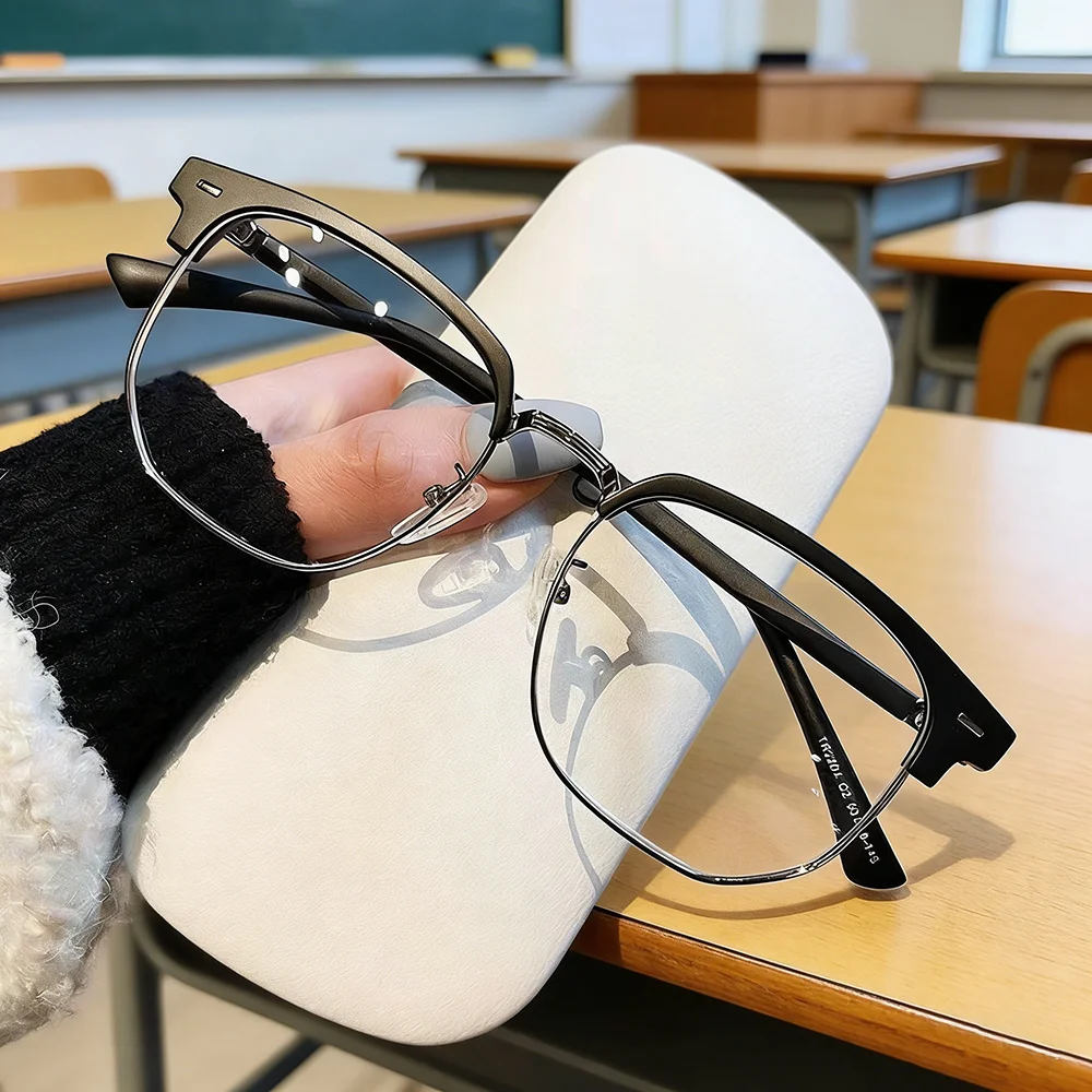 Modische Unisex-Quadratbrille, schlichte Brille für Männer und Frauen, Metallrahmen-Brille, Polygon-Brille, sanfte schwarze Anti-Blaulicht-Brille