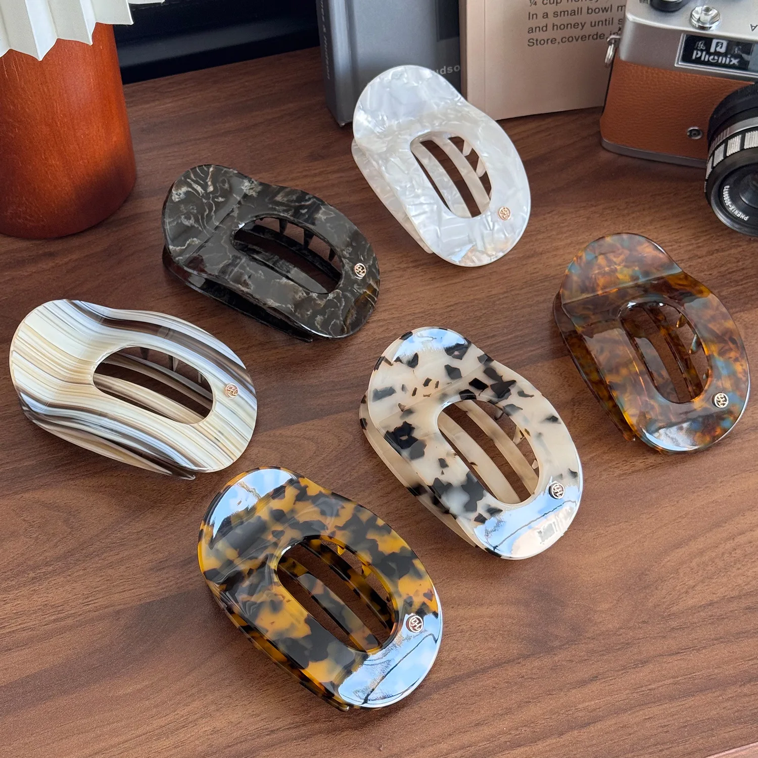 9.8CM Ladies Multicolor Acetic Acid Plate Hair Clips Hollow Oval Flat Hair Claw Suitable for Thick Hair Long Hair Using Various