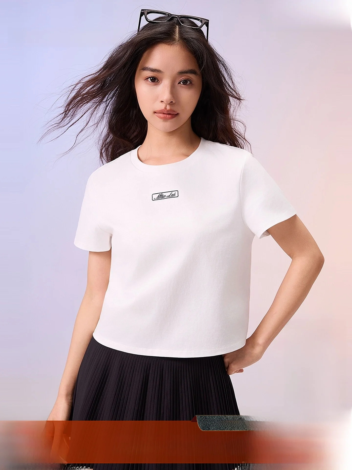 Camiseta Feminina de Manga Curta Meters Bonwe, Nova Coleção de Verão, Bordado Simples, Algodão Casual para Uso ao Ar Livre