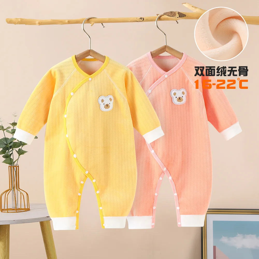 Baby jumpsuit for boys and girls, boneless 0-1 year old, super cute plus velvet autumn and winter outing clothes