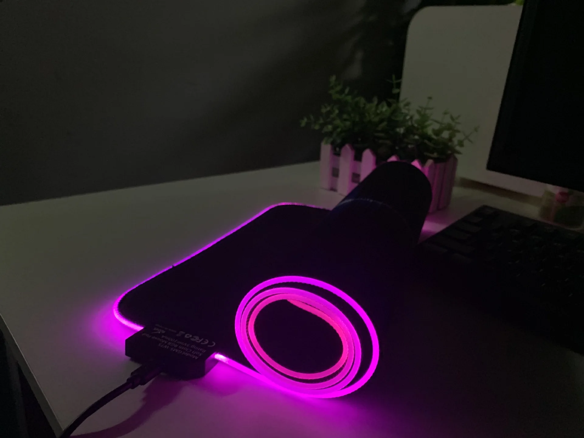 

mouse pad PC computer carpet Anime desktop accessories RGB gaming mouse pad desk mat High-definition large LED light XXL