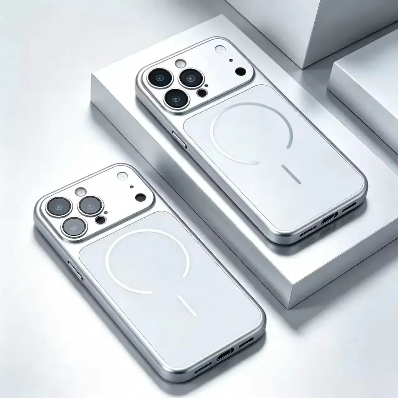 Luxe, officiële, bordeauxrode magnetische hoes voor iPhone 18, 17, 16, 15, 14, 13 Pro Max, met MagSafe-compatibiliteit, mat oppervlak en schokabsorberende achterkant.