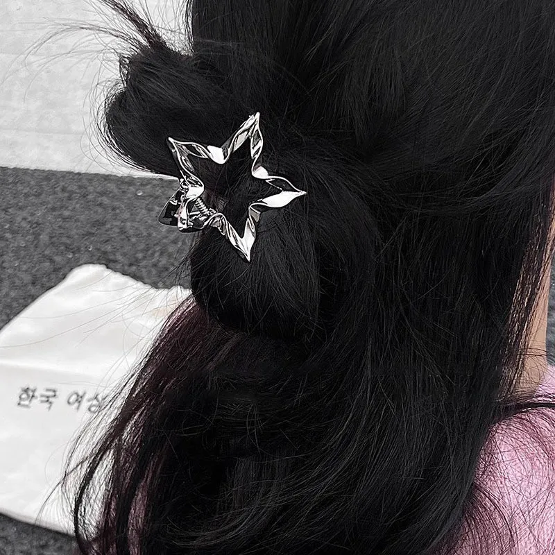 Y2K Metal Silver Star Hair Claw Clip for Women Korean Simple Love Heart Pentagram Shark Clip Girl Hair Accessories