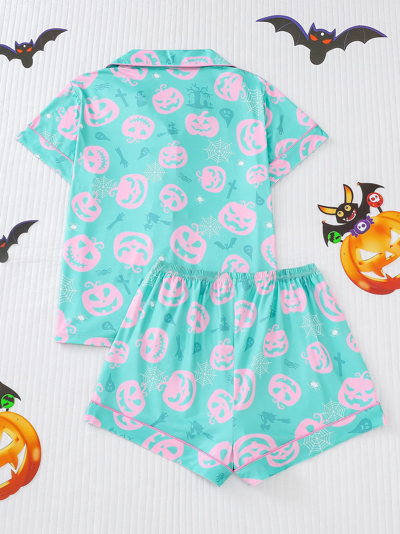 Halloween pumpkin bat print pajama set for women comfy short-sleeved roll-neck shirt and loose shorts loungewear for women