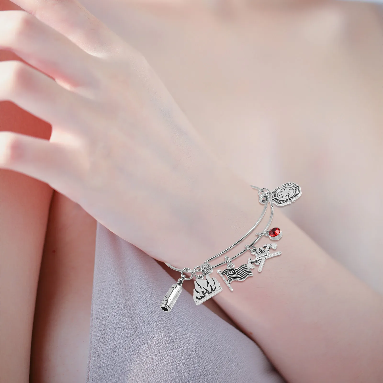 

1pcs Firefighter Theme Bracelet Adjustable Stainless Steel Bangle For Men Women Fireman Charm Gift For Dad Mom Daughter Birthday