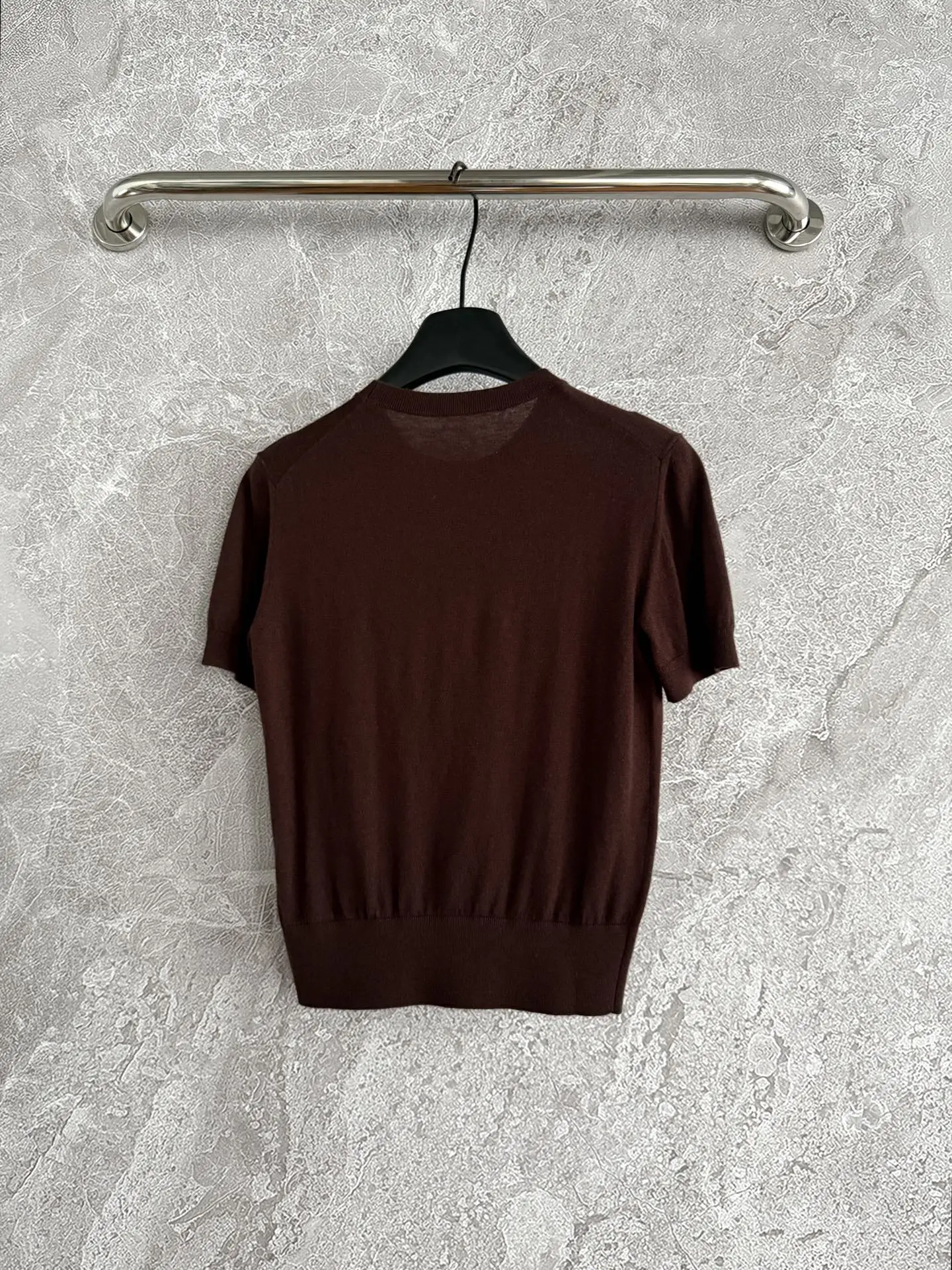 100% الصوف المرأة بلوفر مغزول جولة الرقبة قصيرة الأكمام بلون سترة الإناث عارضة