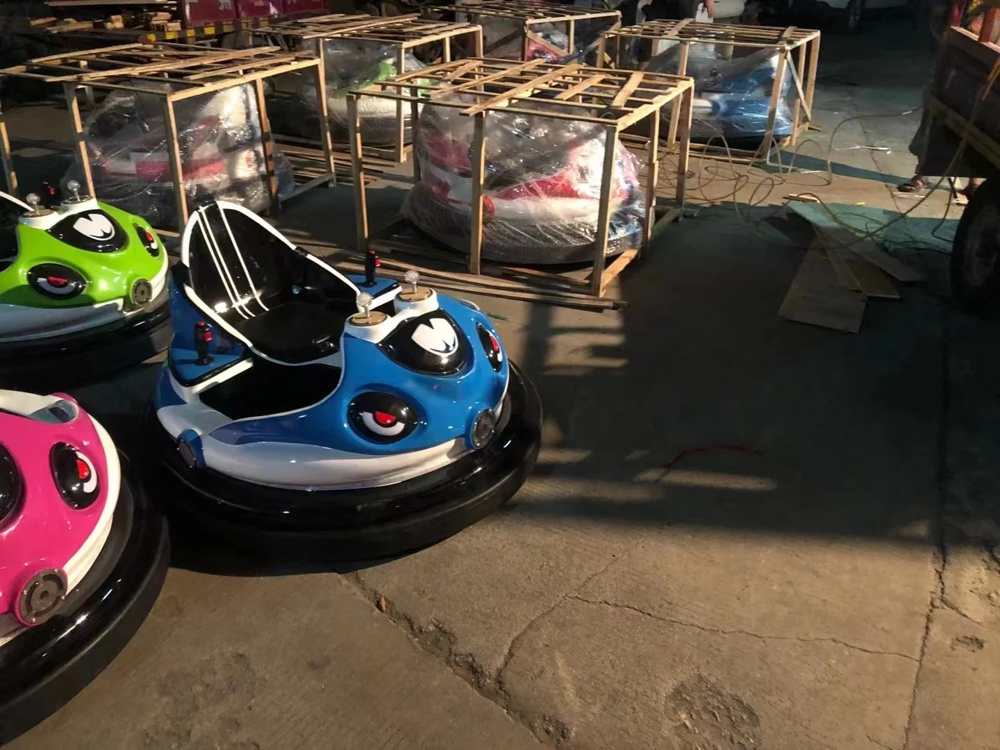 معدات ملاهي جديدة تعمل بالبطارية لعبة ملاهي للأطفال UFO سيارة ممتصة للصدمات تعمل بالعملات المعدنية #6