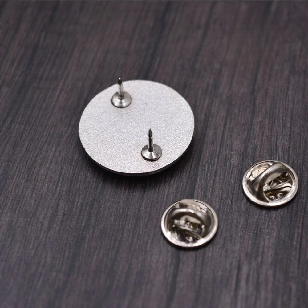 1 قطعة وسام النسر الأوروبي جمهورية ألمانيا الفيدرالية دبابيس فراشة مشبك شارات الديكور الحرف