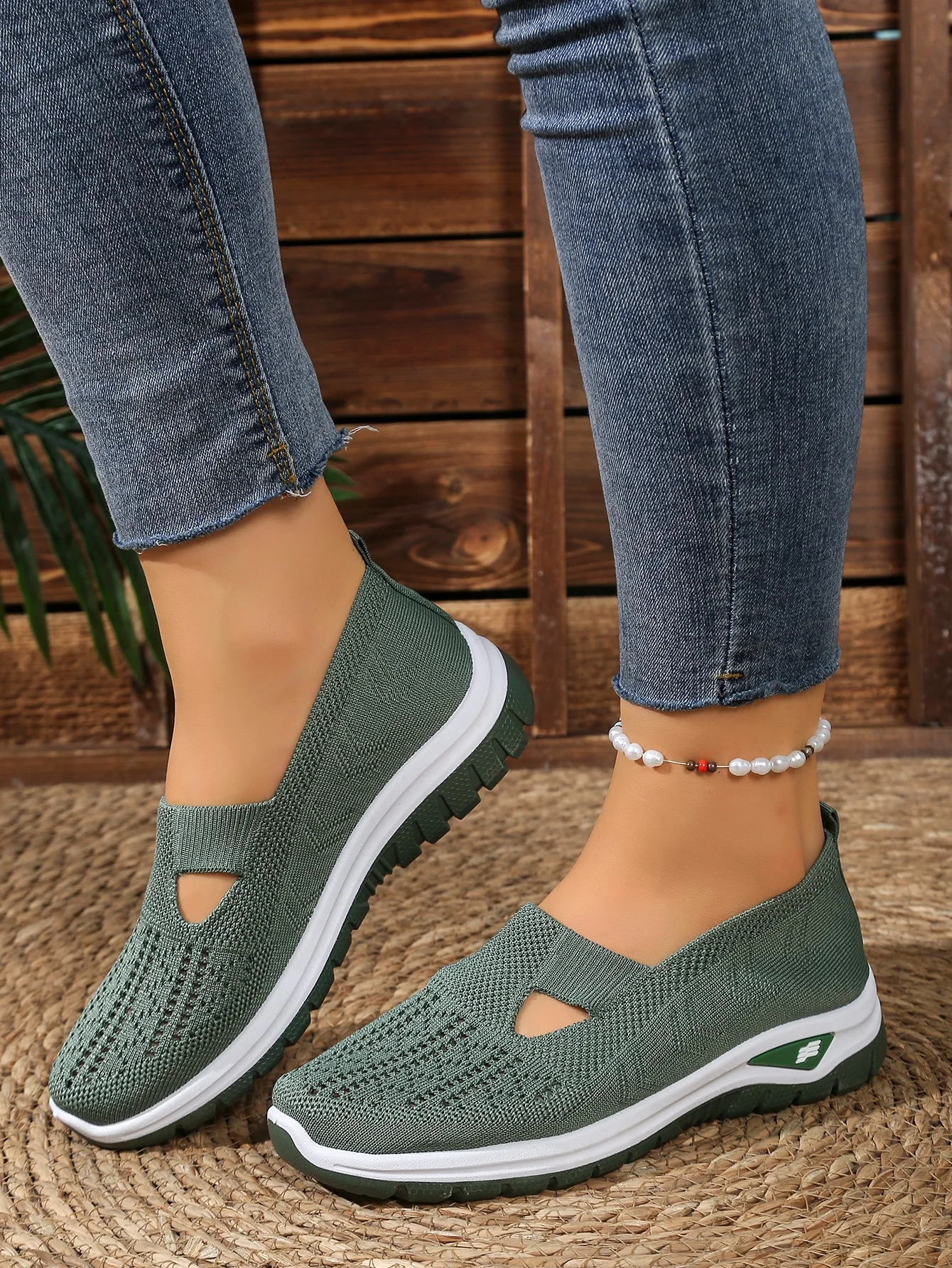 Sommerliche, atmungsaktive, hohlgestrickte Damen-Slip-On-Schuhe, rutschfeste, leichte Wandersneaker, lässige Mesh-Loafer für den Außenbereich – Detail 29