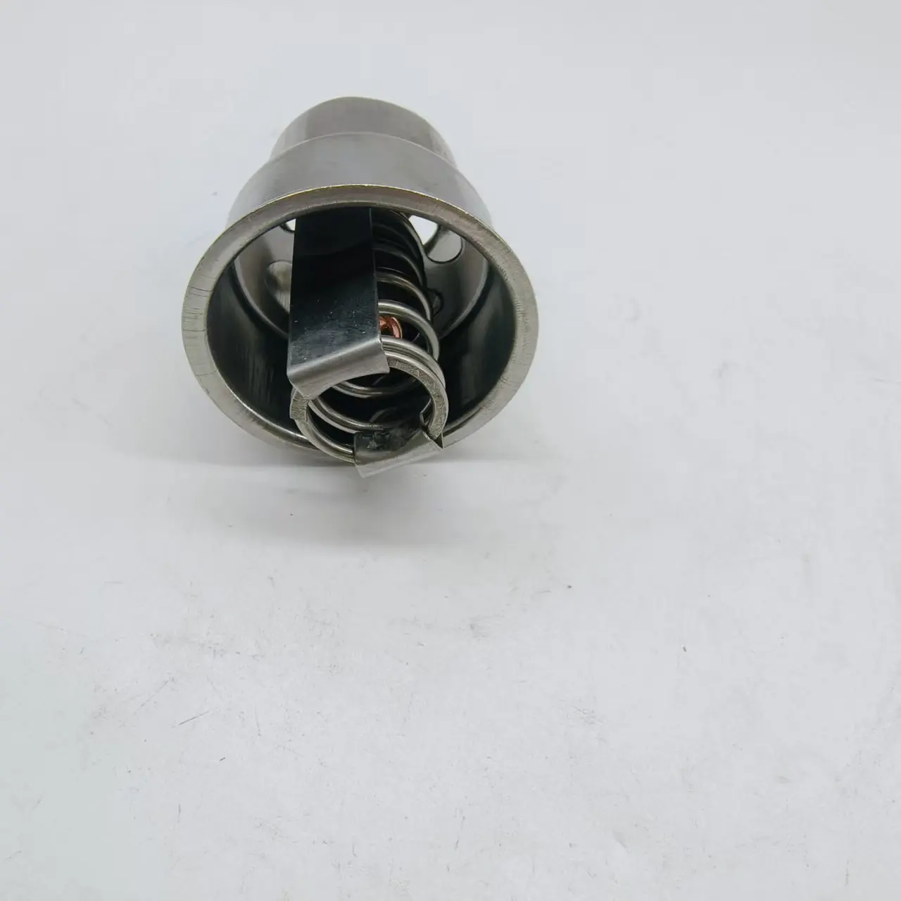 High quality Brand New 4952631 4952630 diesel engine parts thermostat For Cummins Qsx Isx Isx15 Qsx15