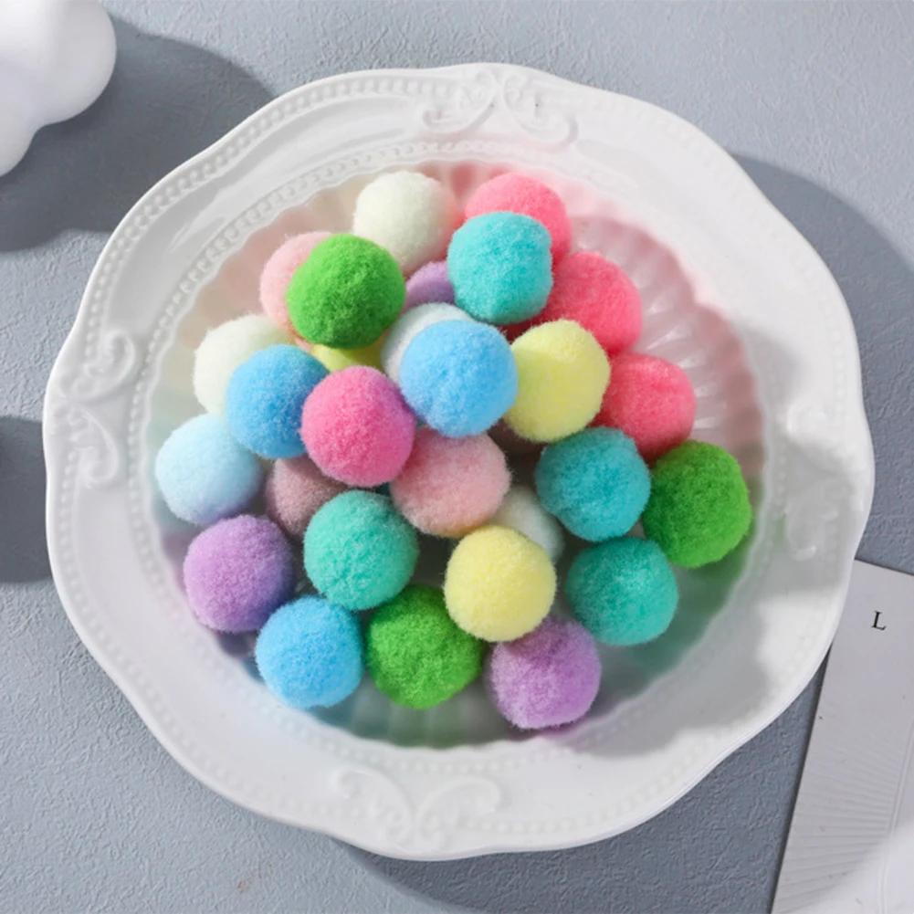Boules à pompons multicolores - Art Craft Cat avis et prix