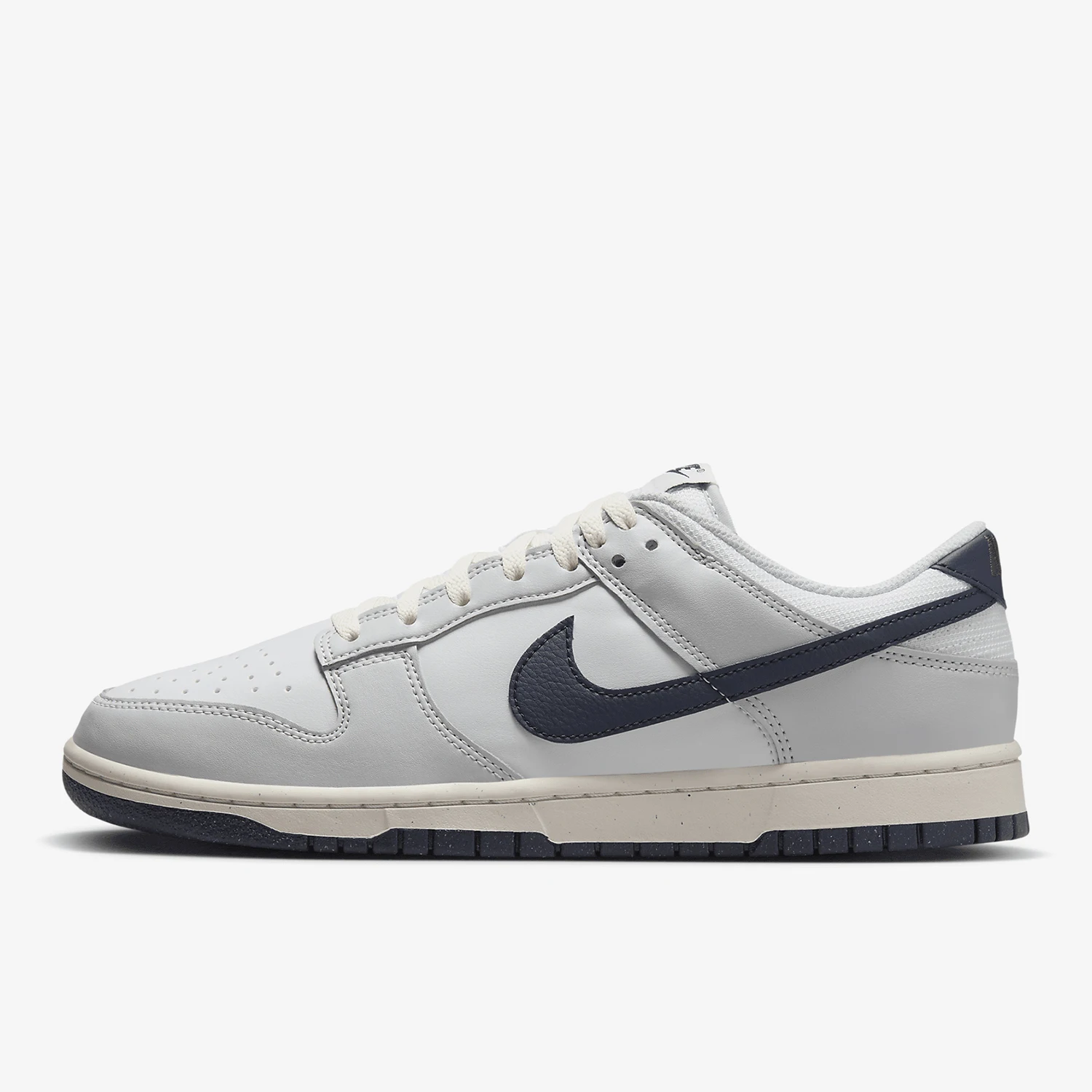 Nike Authentic Dunk Low NN lage sportschoenen met demping voor heren HF4299-001