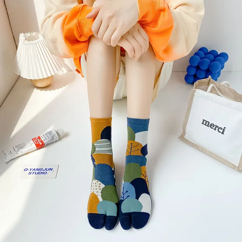 Women Colorful Jacquard Two-Toed Socks Combed Cotton Soft Breathable Split Toe Socks Funny Chic Plants Leopard Striped Tabi Sock